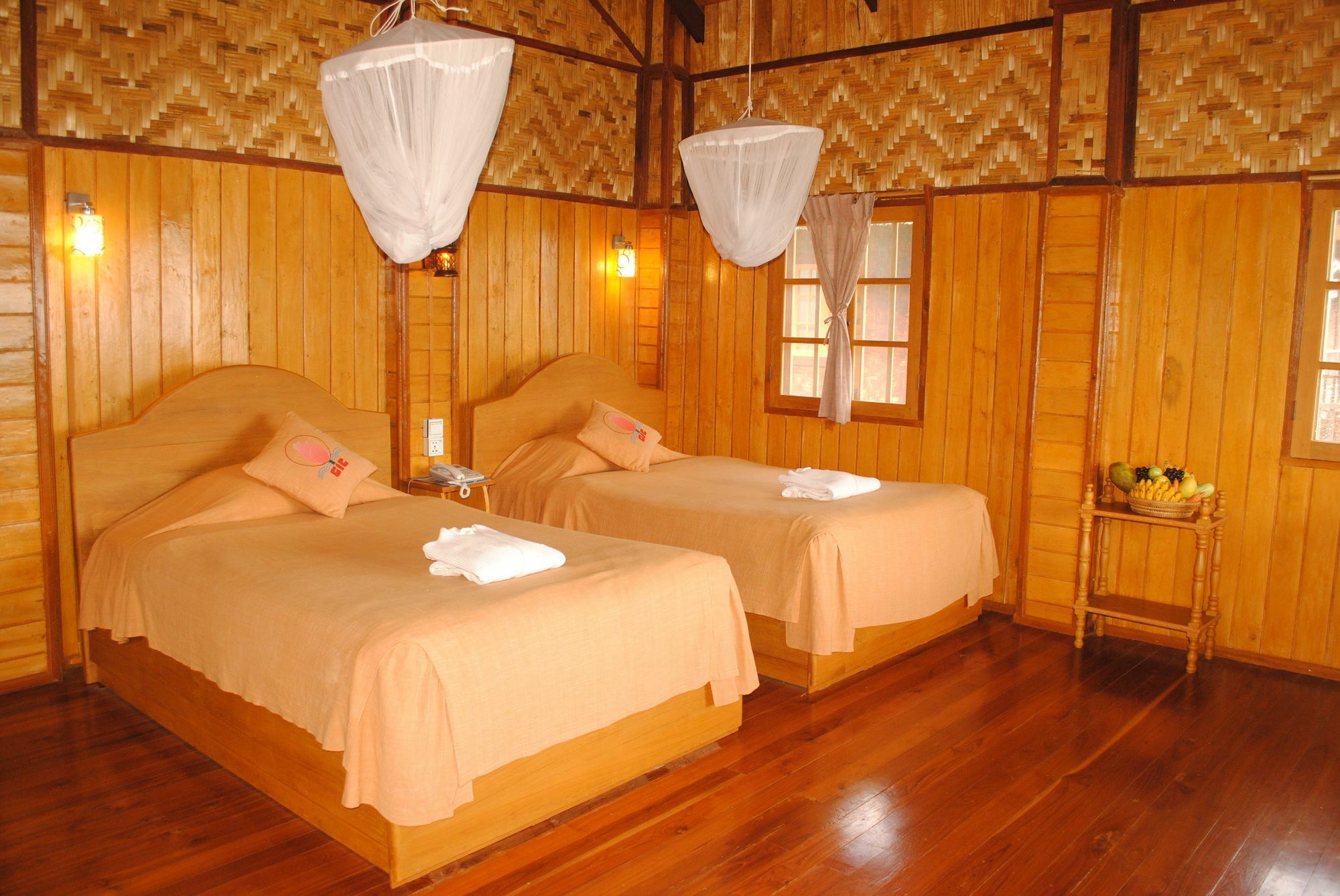 Golden Island Cottages Thale U Hotel Ywama Ngoại thất bức ảnh