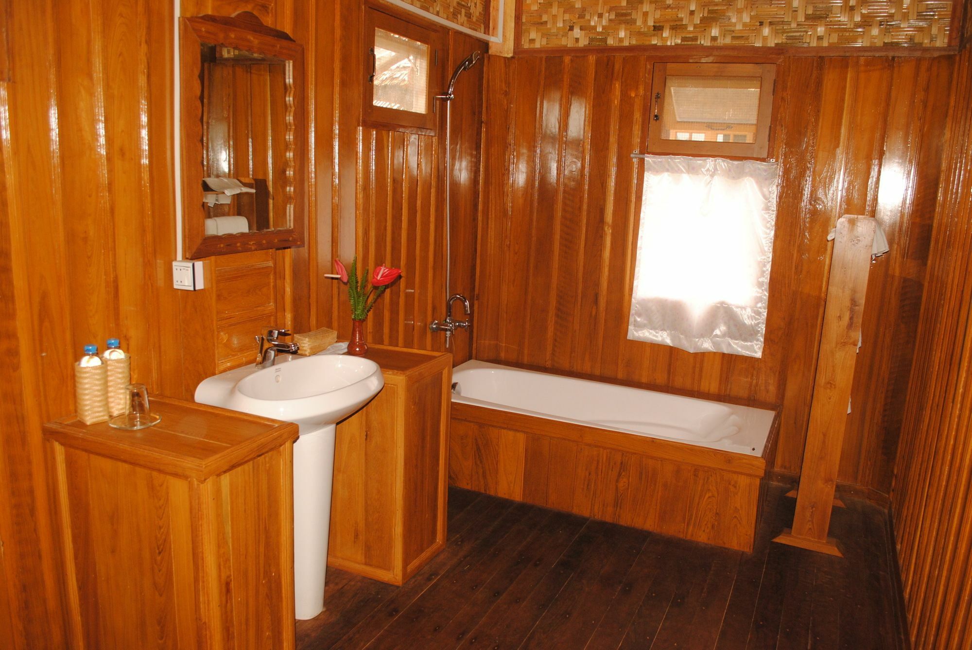 Golden Island Cottages Thale U Hotel Ywama Ngoại thất bức ảnh